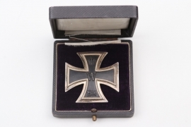 "Nellen F.A.R. 7" engraved 1914 Iron Cross 1st Class in case - 925