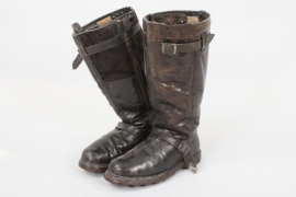 Luftwaffe flight boots - electrically heated