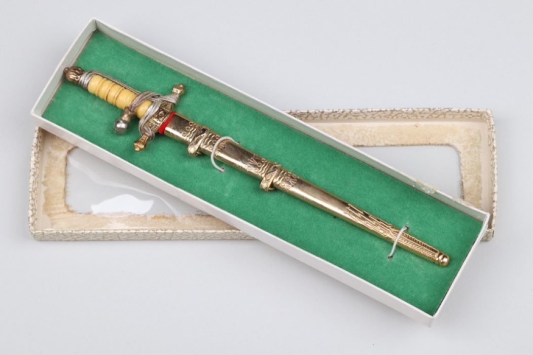 Reichsmarine navy officers dagger miniature in case