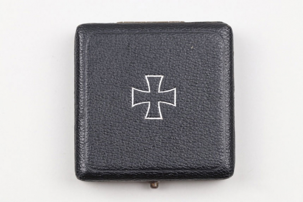 L/11 case to 1939 Iron Cross 1st Class