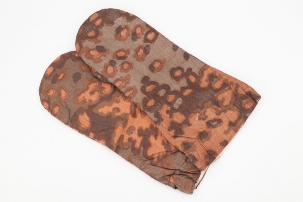 Waffen-SS camo reversible winter mittens