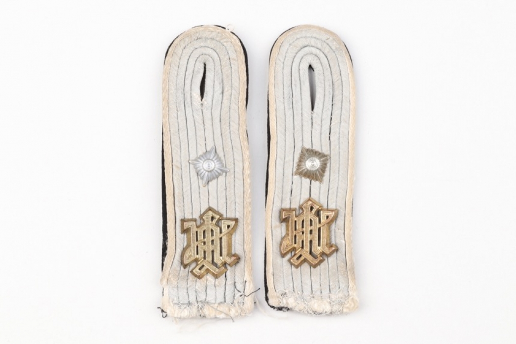 SS-Ostuf. Hubbes - "LAH" shoulder boards - SS-Obersturmführer