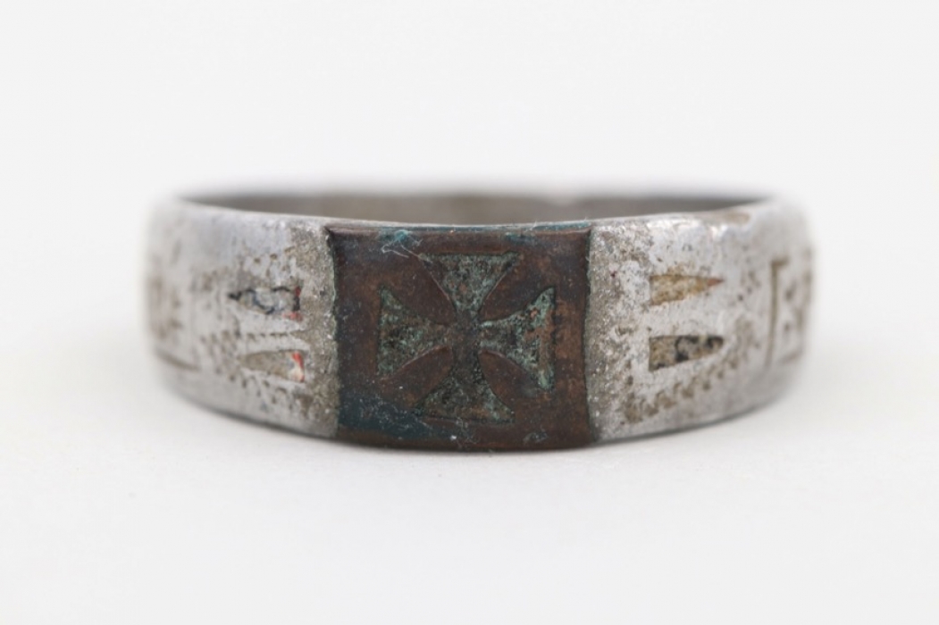 WW1 patriotic Iron Cross ring