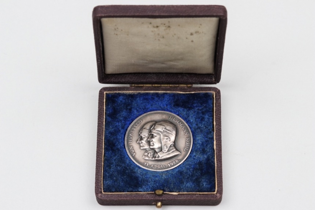 Cased 1928 transatlantic flight commemorate medal - 900