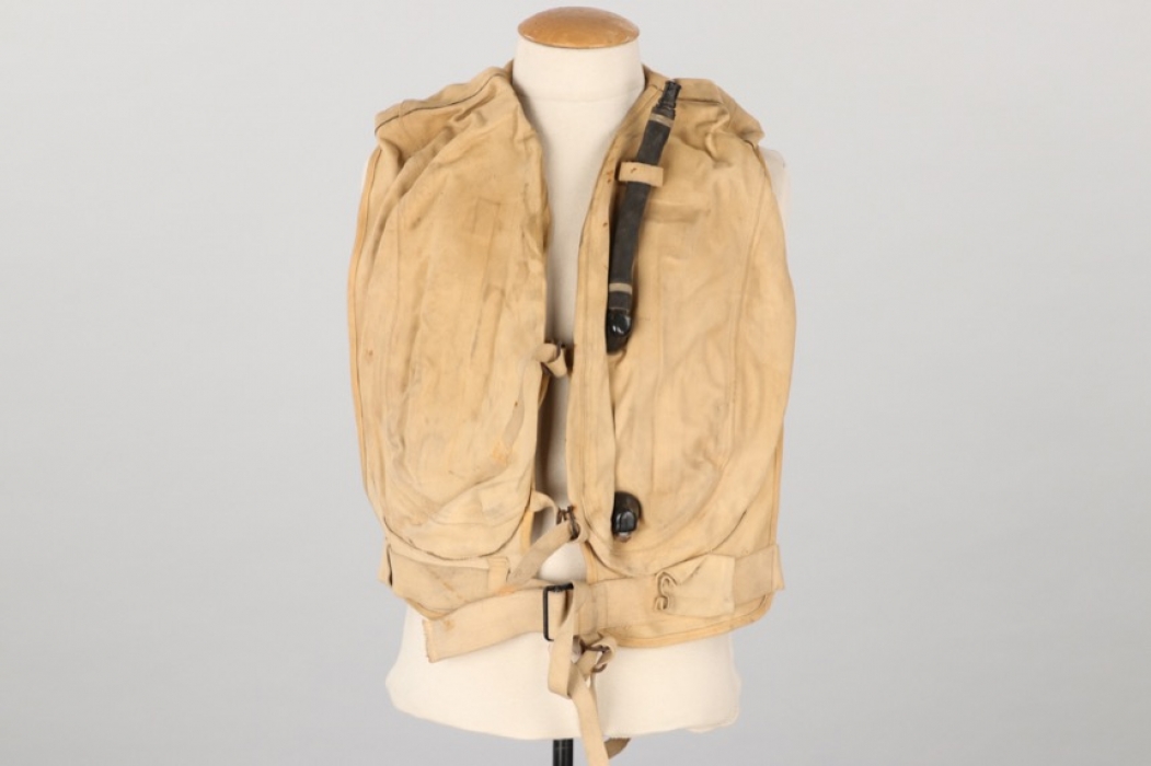 Luftwaffe pilot's life vest