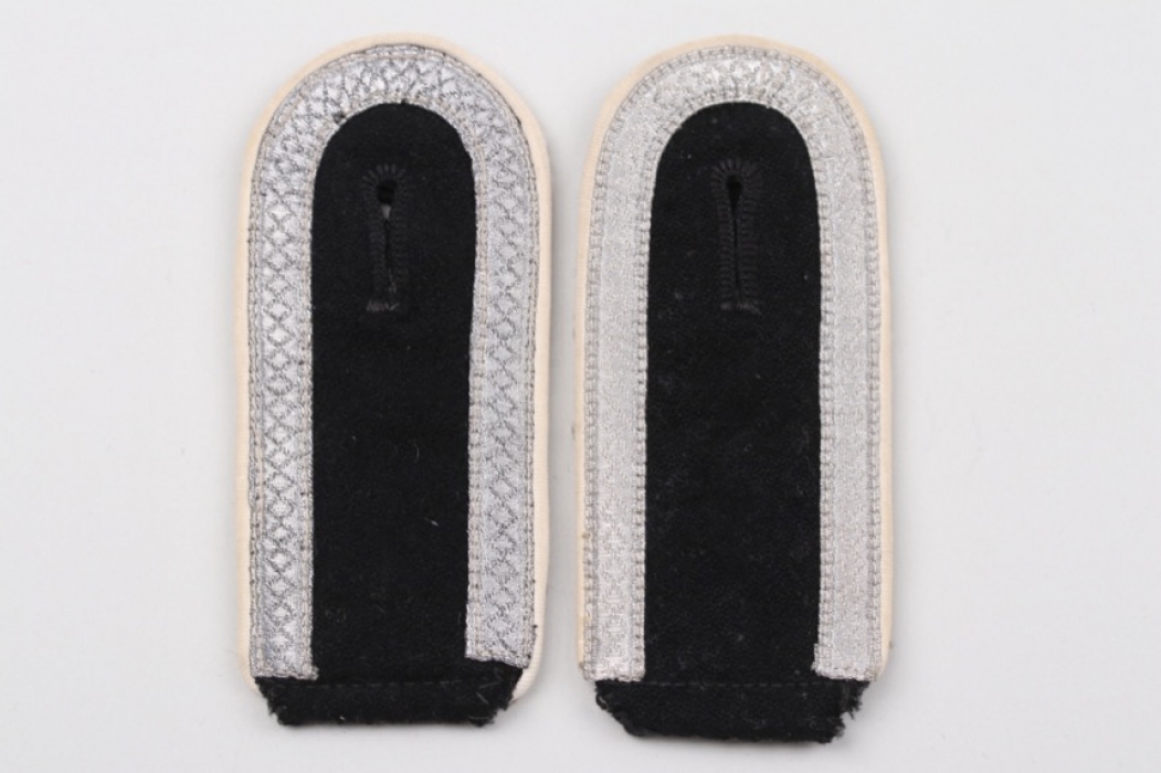 Waffen-SS Infanterie shoulder boards for an Unterscharführer