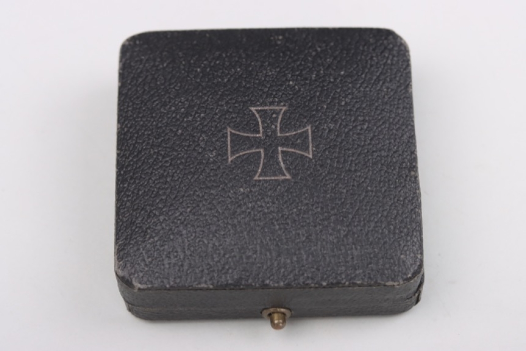 Case to 1939 Iron Cross 1st Class