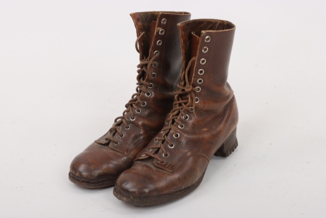 BDM lace-up boots