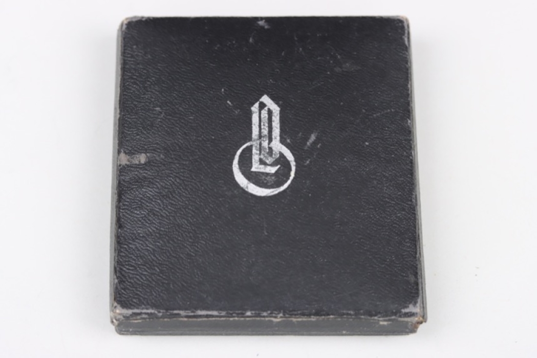 LDO case to 1939 Iron Cross 2nd Class - L/15