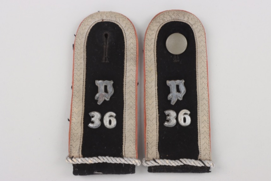 Heer shoulder straps for a Fahnenjunker Unteroffizier of Panzerjäger Abteilung 36