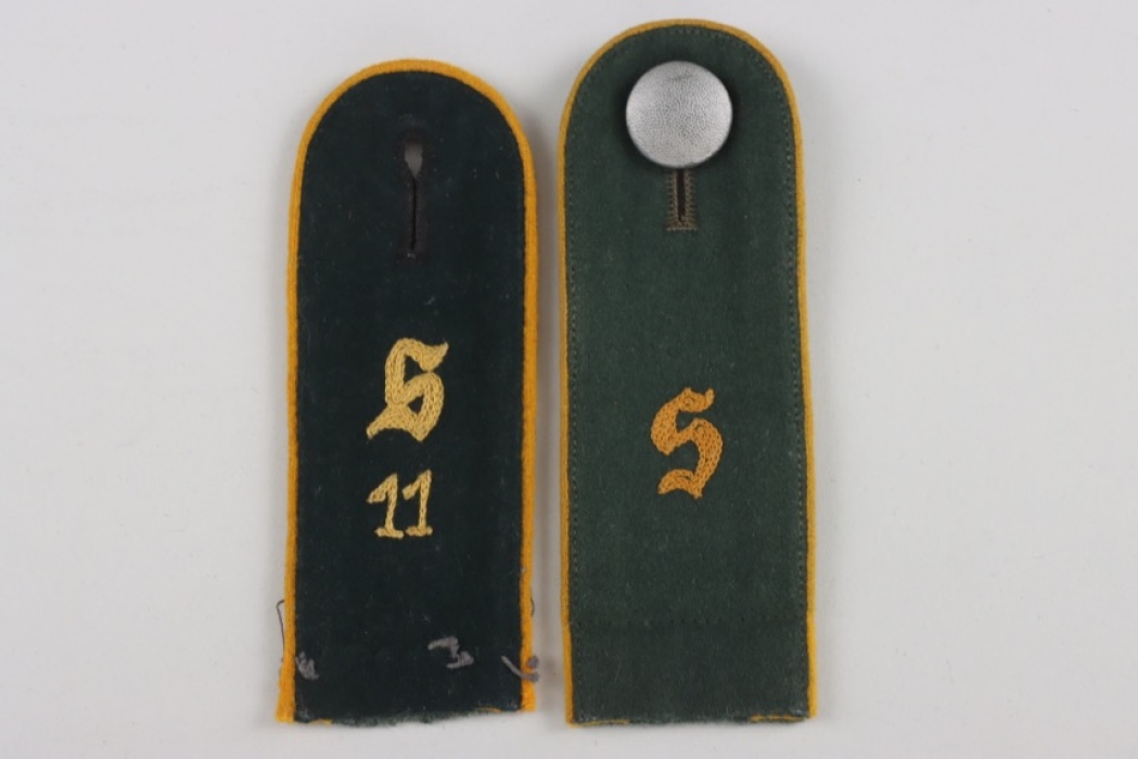 Kavallerie-Schützen-Regiment 11 and Kavallerie-Schule EM shoulder boards