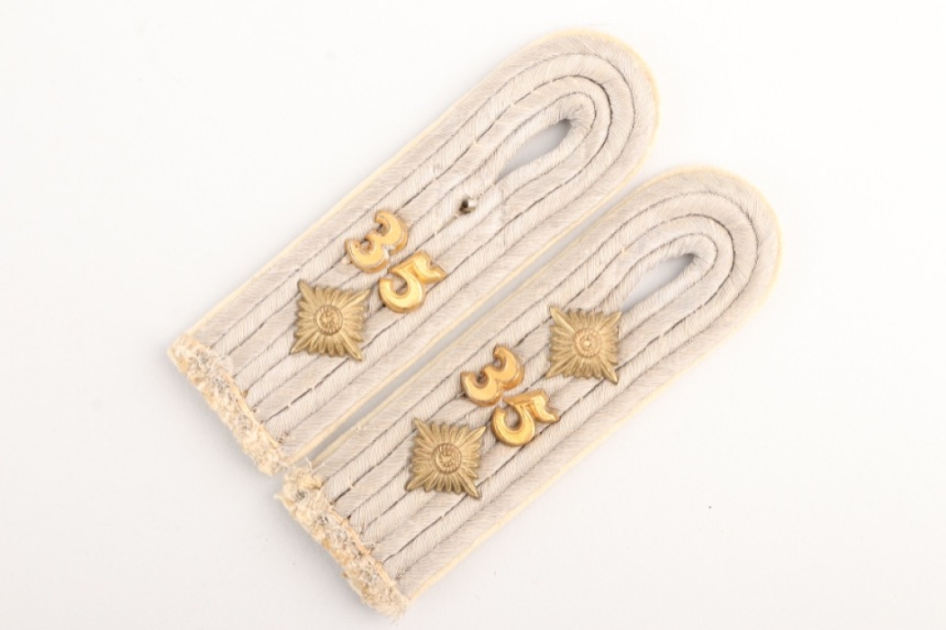 Shoulder Boards - Hauptmann in the 35th Infantry Regiment