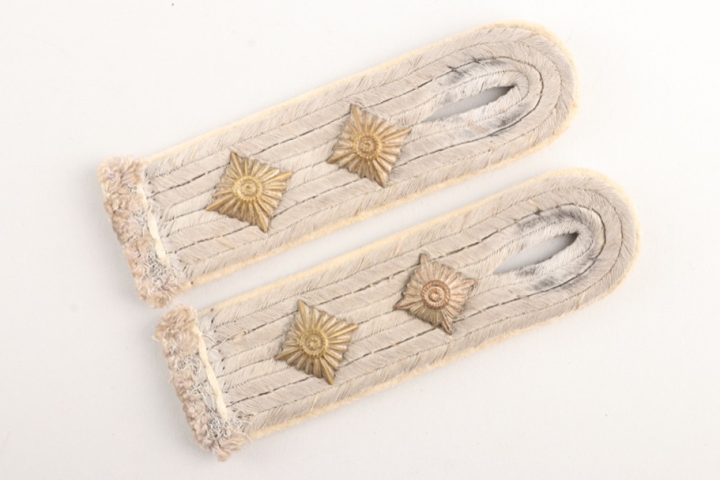 Shoulder Boards - Hauptmann in an Infantry Regiment