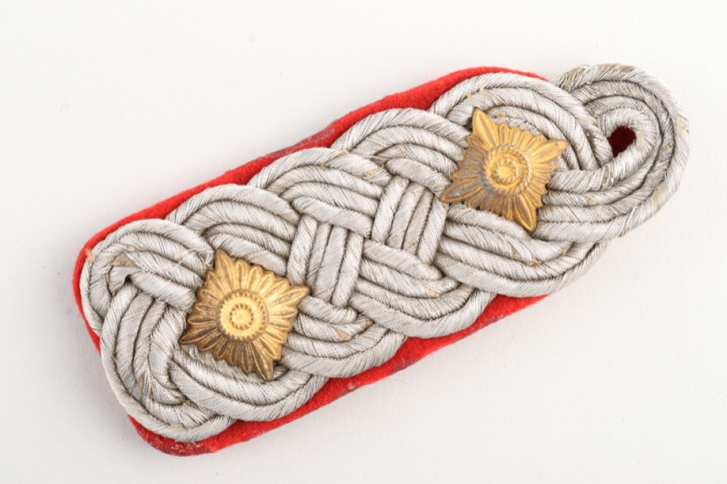 Shoulder Board - Oberst in an Artillery Regiment