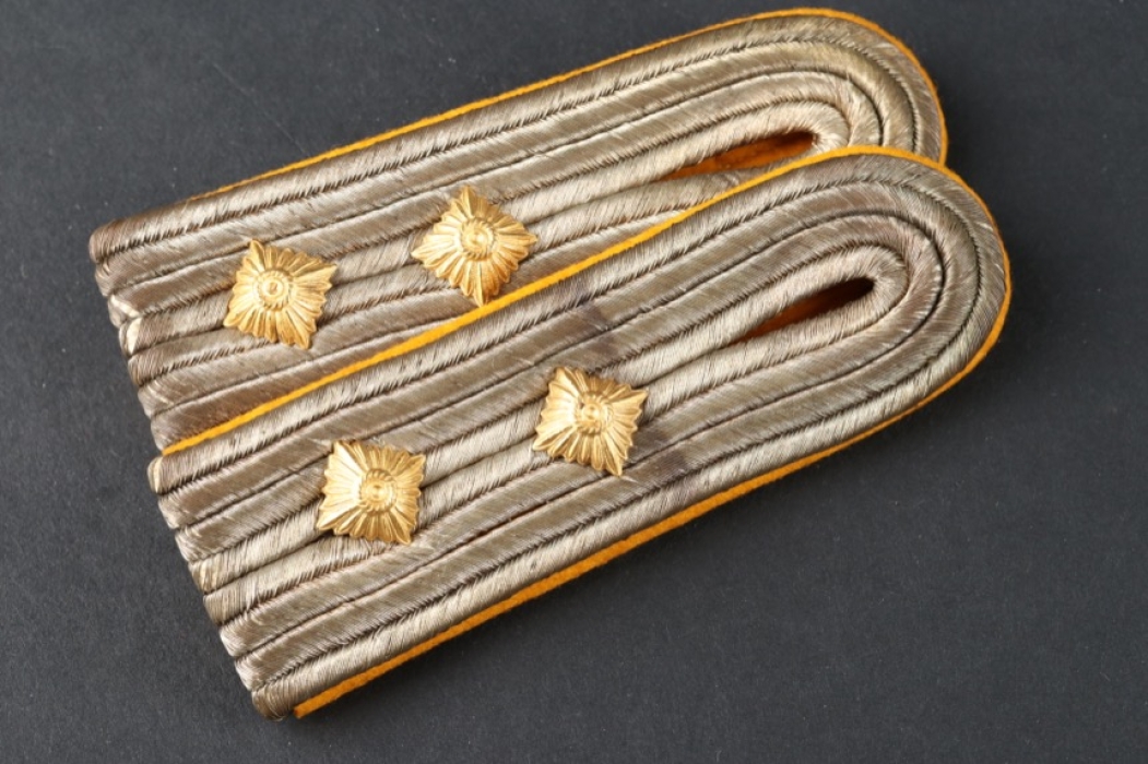 Shoulder Board - Rittmeister in a Cavalry Regiment