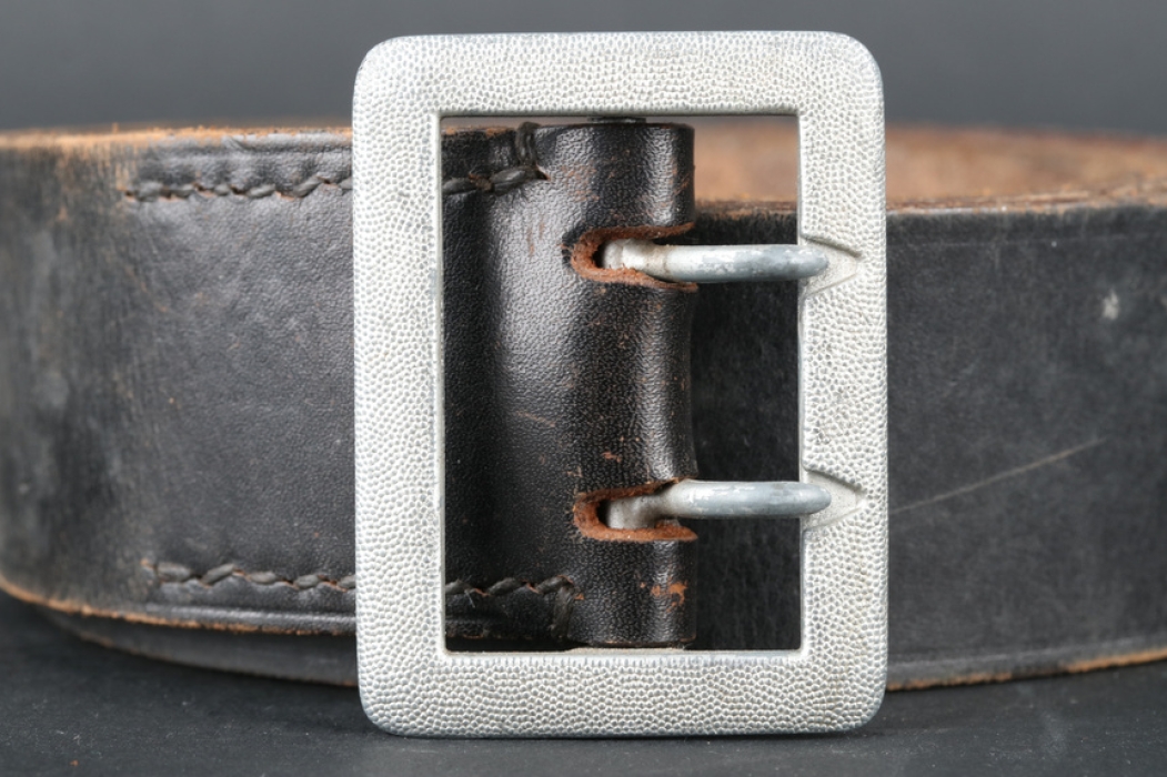 Heer / Luftwaffe 2-claw leather field belt (officers)