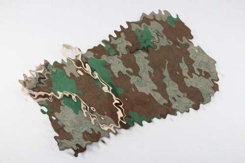 Unworn Wehrmacht camo mittens