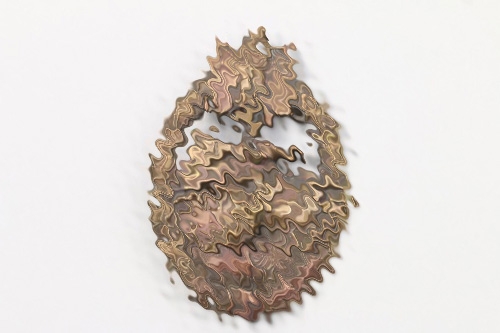 Tank Assault Badge in bronze - hollow