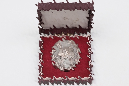 Wound Badge in silver in case - tombak