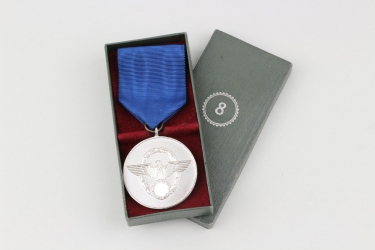 Police 8 years Service Award in case 