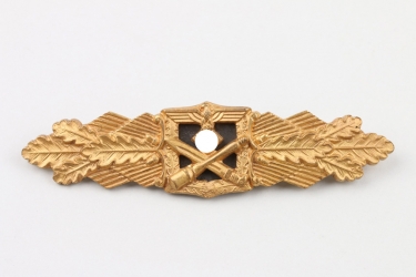 Close Combat Clasp in gold 