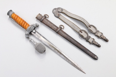 Heer officer's dagger with luxury hangers