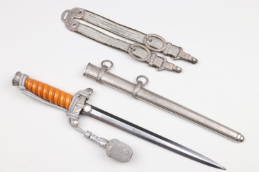 Hptm. Zangerle - Heer officer's dagger + luxury hangers