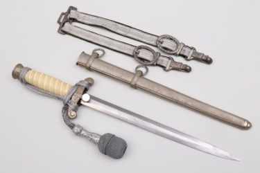 Heer officer's dagger with hangers & portepee - Wingen