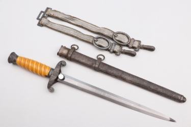 Heer officer's dagger with hangers