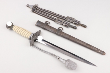 Luftwaffe officer's dagger with hangers & portepee - "Siegfried"