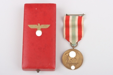 Memel Medal in case