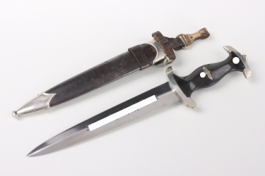 Early M33 SS Service Dagger "III" with vertical dagger hanger - Hammesfahr