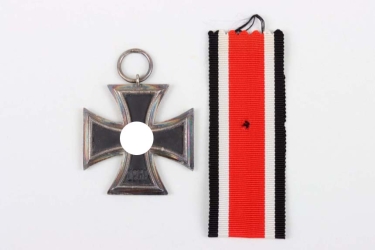 1939 Iron Cross 2nd Class "138" Julius Maurer