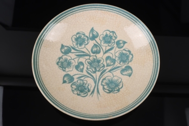 Allach - ceramic plate (green, flower decoration)