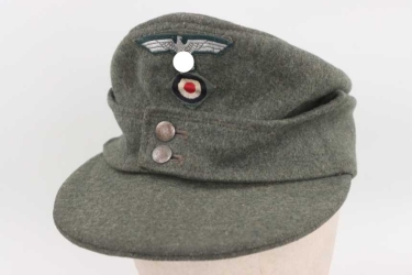 Heer M43 field cap EM/NCO worn by an officer with 2 eagles