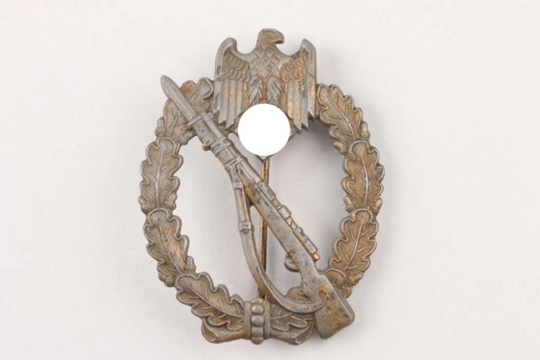 Infantry Assault Badge in bronze