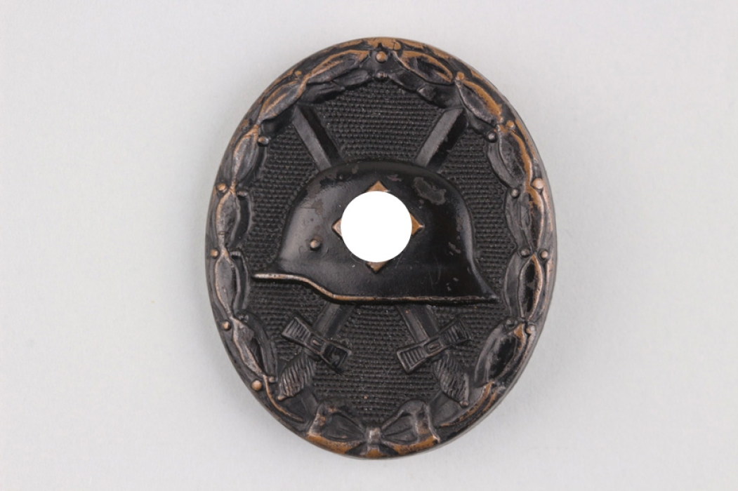 Wound Badge in black - 107 marked