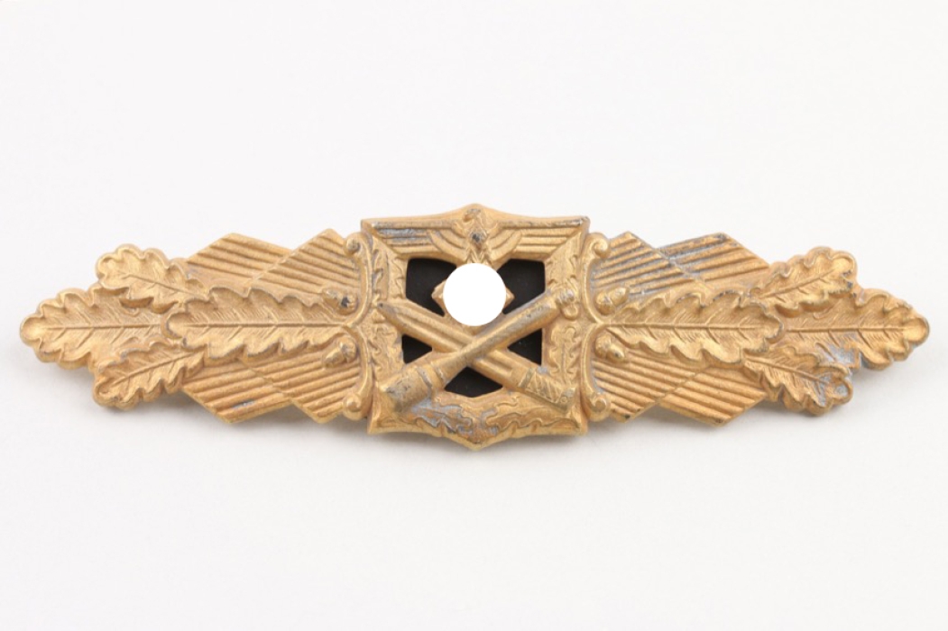 Close Combat Clasp in gold - FLL