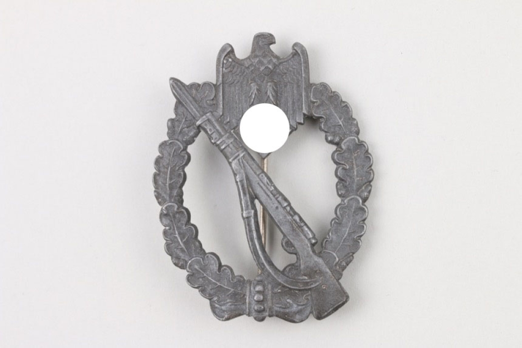 Infantry Assault Badge in silver