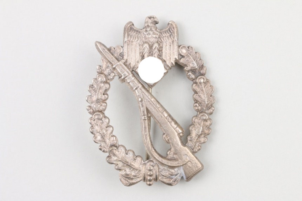 Infantry Assault Badge in silver