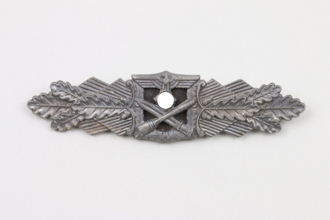 Close Combat Clasp in silver