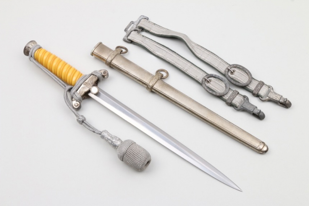 Heer officer's dagger "Hörster" with hangers & portepee 