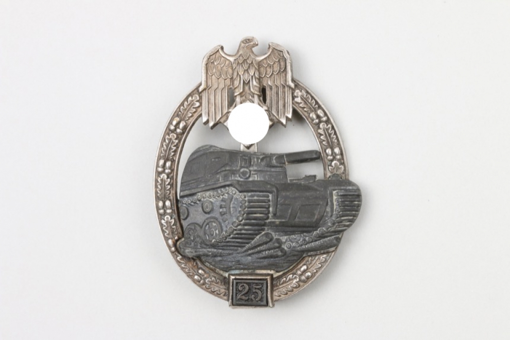 Tank Assault Badge "25" in silver - JFS