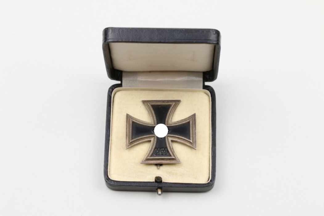 1939 Iron Cross 1st Class L59 in case 