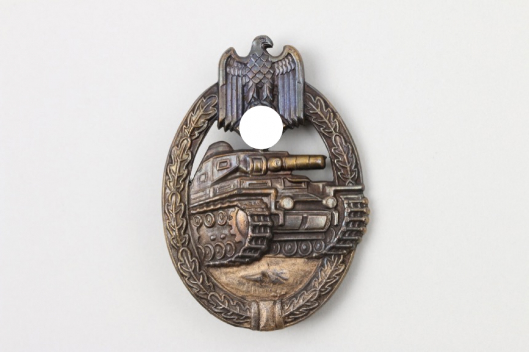 Tank Assault Badge in bronze - Frank & Reif 