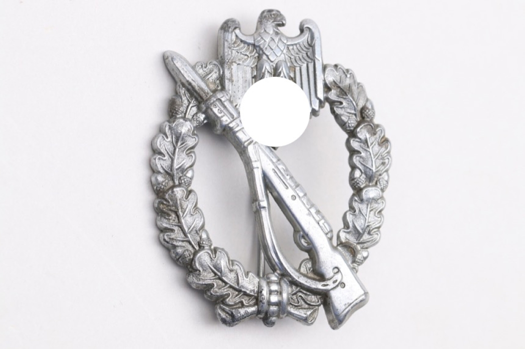 Infantry Assault Badge in silver