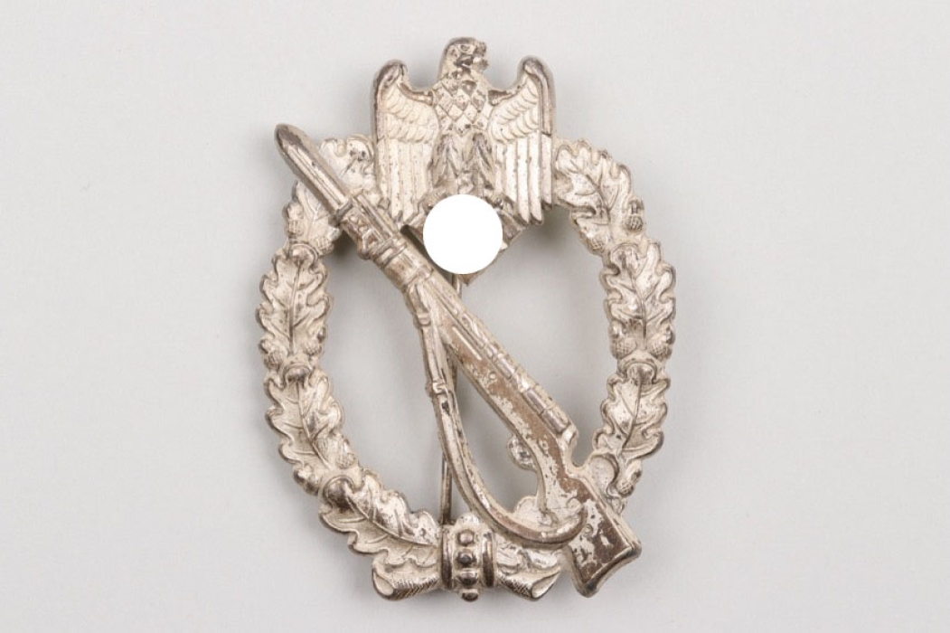 Infantry Assault Badge in silver - semi-hollow