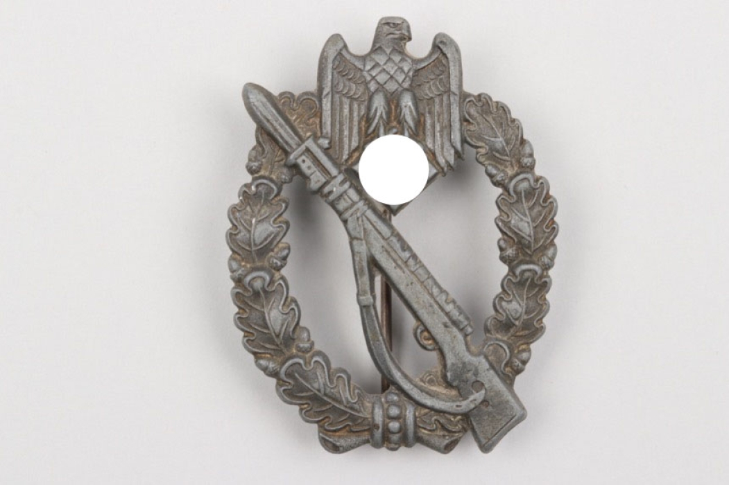 Infantry Assault Badge in silver