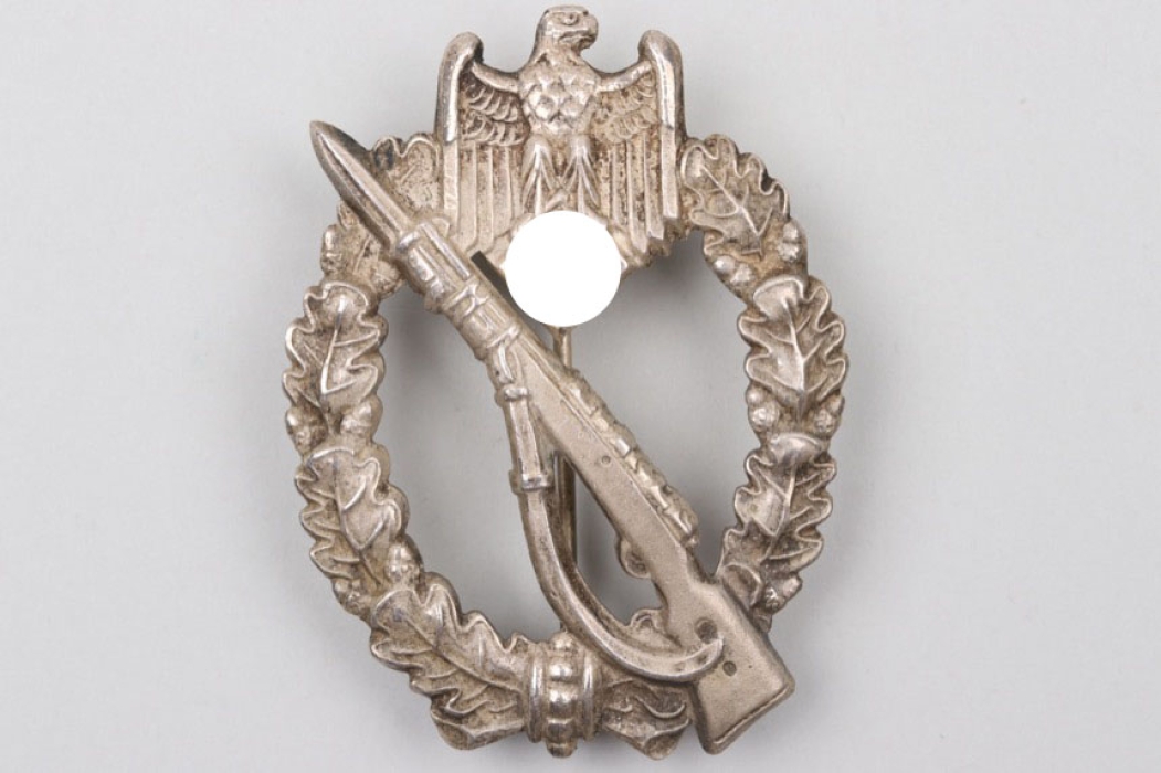 Infantry Assault Badge in silver - L/51