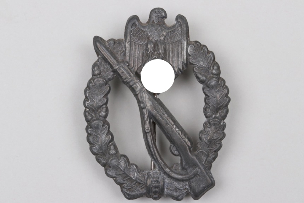 Infantry Assault Badge in silver - hollow